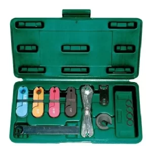 PINZA P/DESCONECTAR LINEAS DE COMB.JONNESWAY AR06035